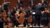 Die Cellistin Sol Gabetta auf der Bühne gemeinsam mit dem Kammerorchester Basel.