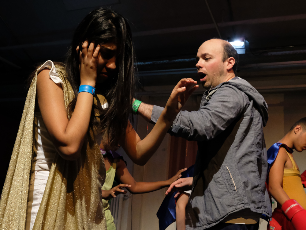 Portrait von zwei Darsteller:innen